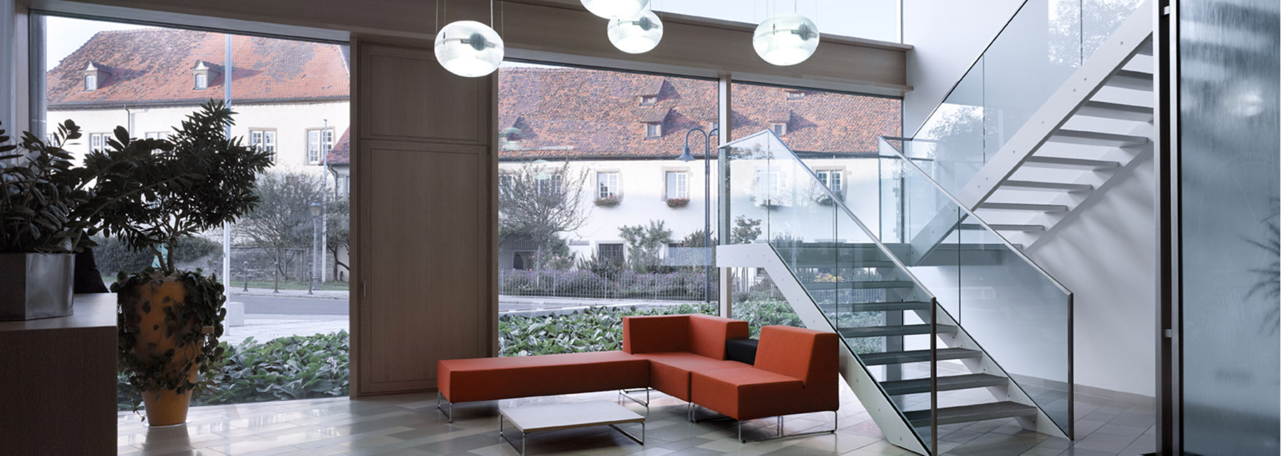 Slide 05 Home 1800x640